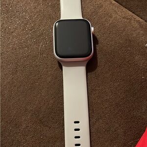 Apple Watch SE GPS aluminum case 44 mm